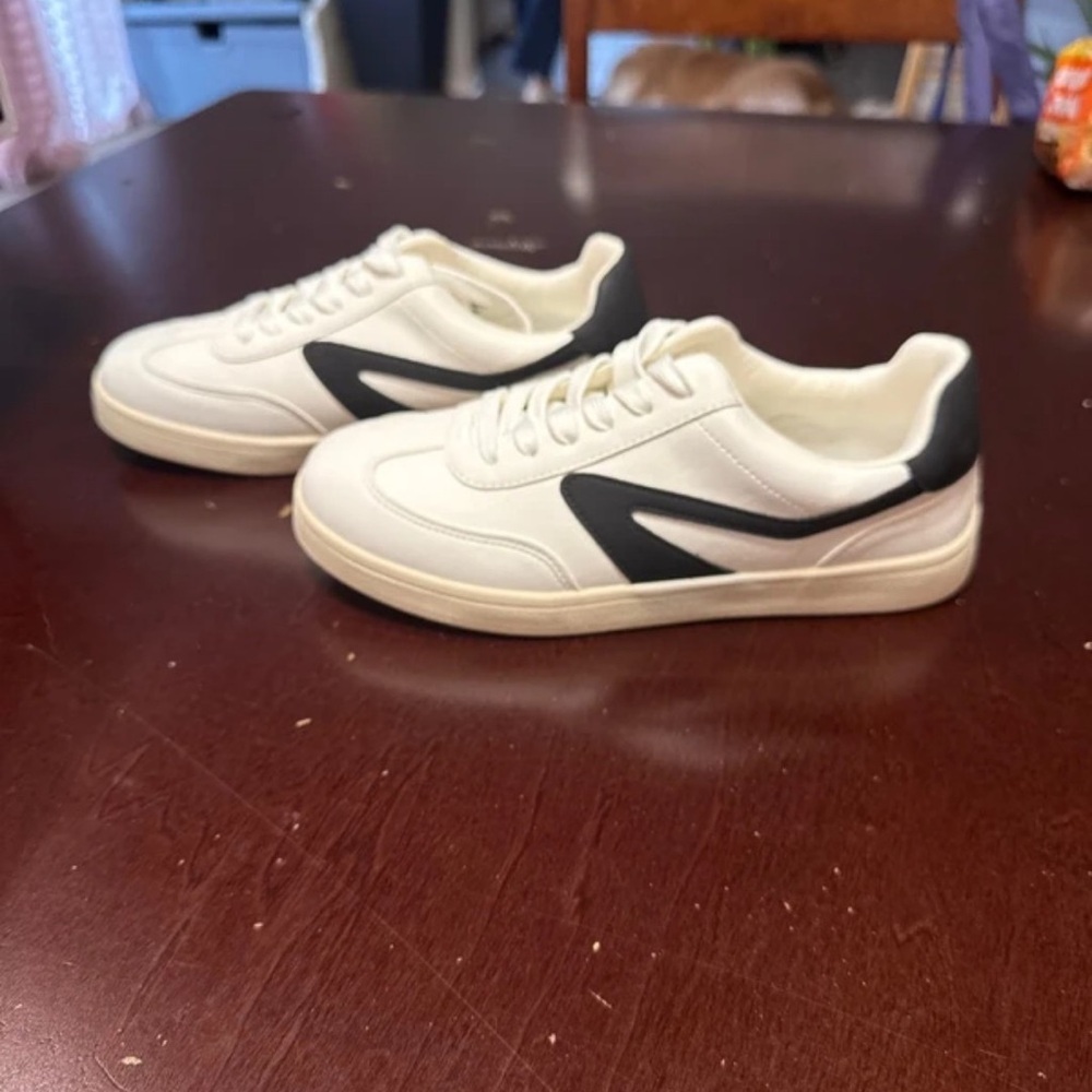 Dolce Vita Cream and Black Sneakers